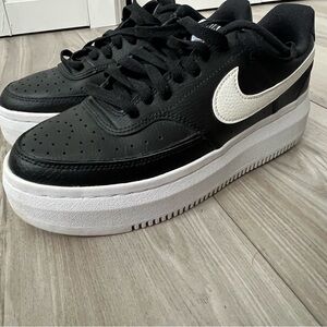 Nike Court Vision Alta Womens Shoes Platform Black White Size 10 M DM0113-002